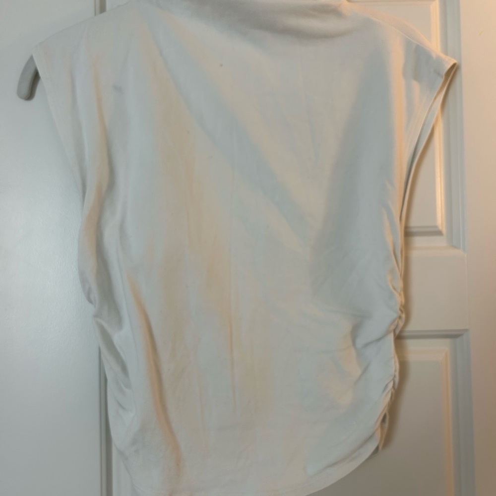 Chic White Sleeveless Top